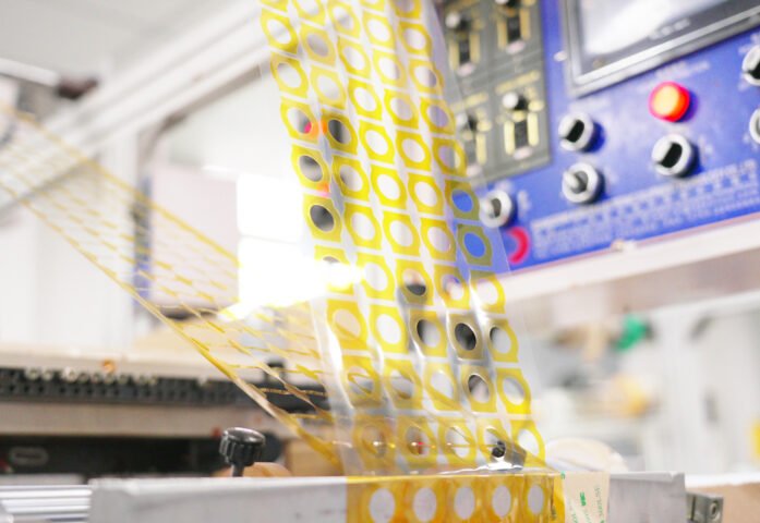 From kiss-cutting and through-cutting to multi-layer lamination, our flexible die-cutting equipment handles a wide range of tape formats and functional films.