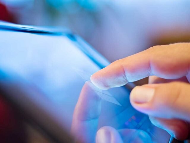 OCA Solutions for Optoelectronic Displays: Technical Guide and Material Selection